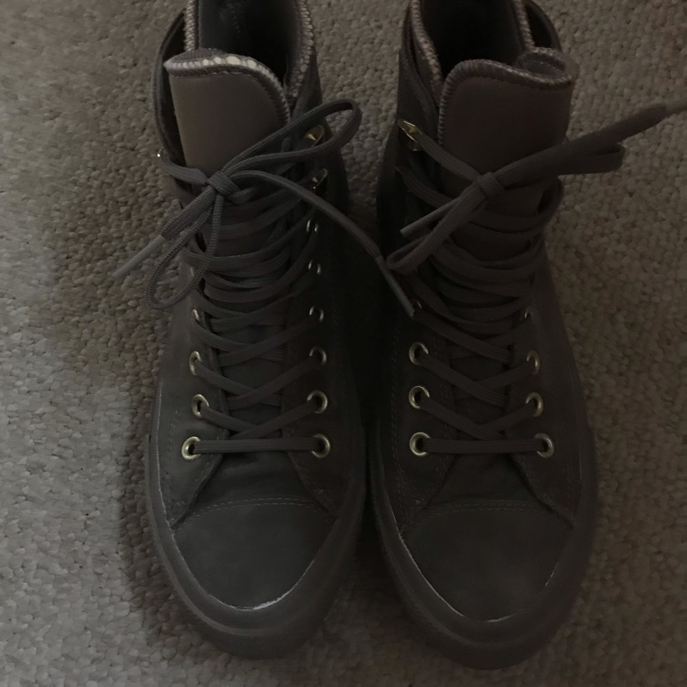 Gray/brownish water resistant converse!